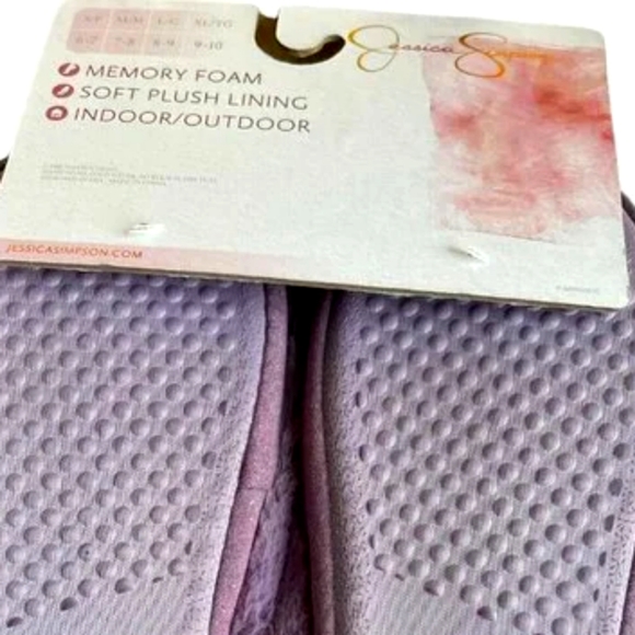 Jessica Simpson Purple Soft Plush Slippers NWT - Picture 8 of 8